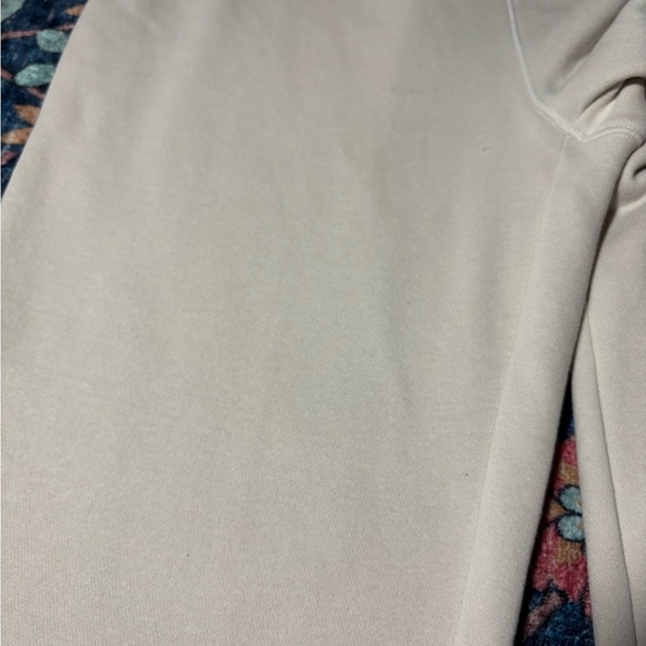 VUORI Cream Flared Leg sweatpants - Picture 9 of 9